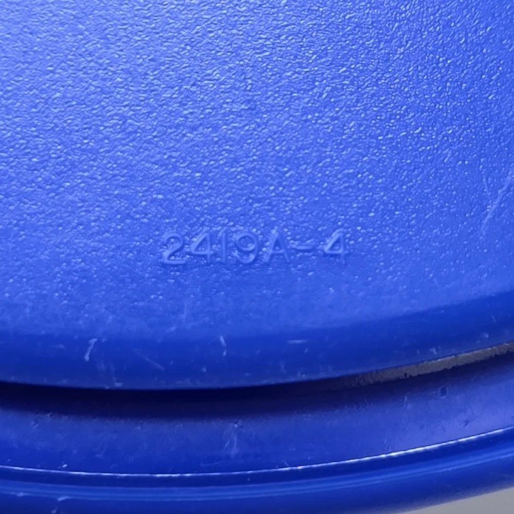 Tupperware vintage one